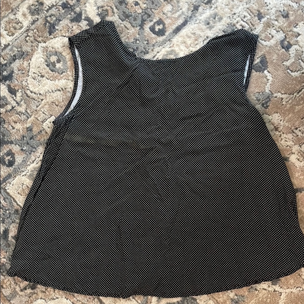 Old Navy Black and White Boxy Sleeveless Tank Top